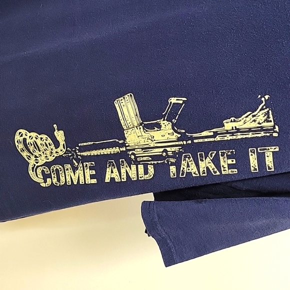 Hane's Comfort Soft Heavyweight 100% Cotton Graffic Gun T-Shirt Size XL - Picture 3 of 8